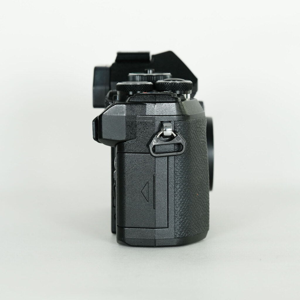 OLYMPUS OM-D E-M5 Mark III