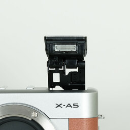 FUJIFILM X-A5 ボディ ブラウン