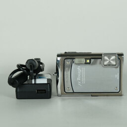 OLYMPUS μTOUGH 8000 シルバー OLYMPUS μTOUGH 8000 シルバー