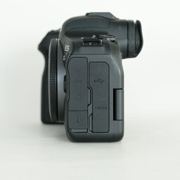 Canon EOS R6 Canon EOS R6