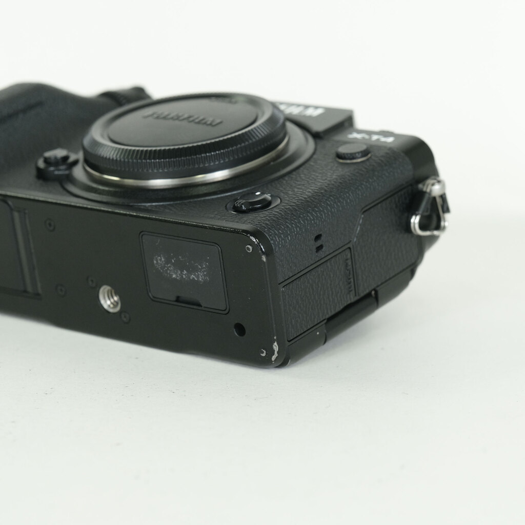 FUJIFILM X-T4 FUJIFILM X-T4