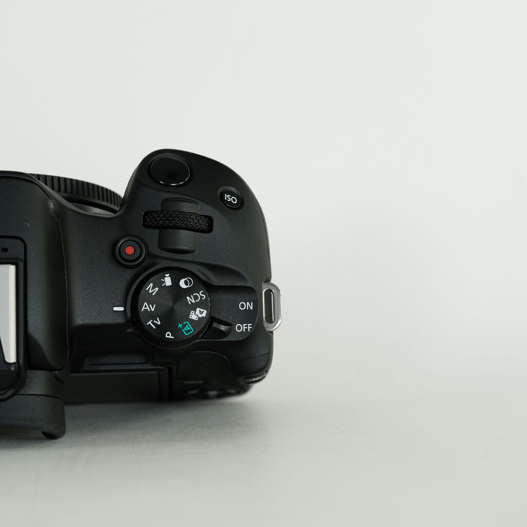 Canon EOS R50