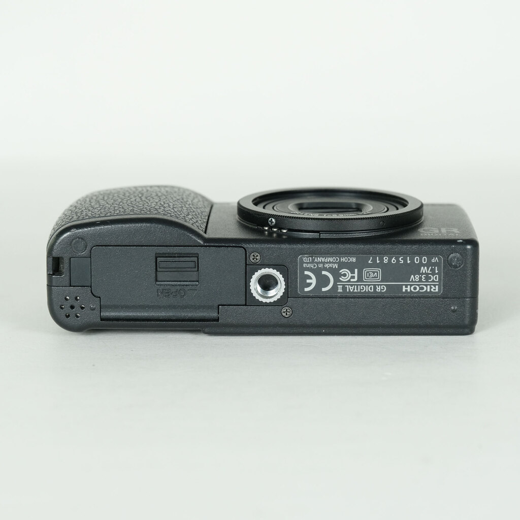 RICOH GR DIGITAL IIの出品 | ONE SCENE（ワンシーン）