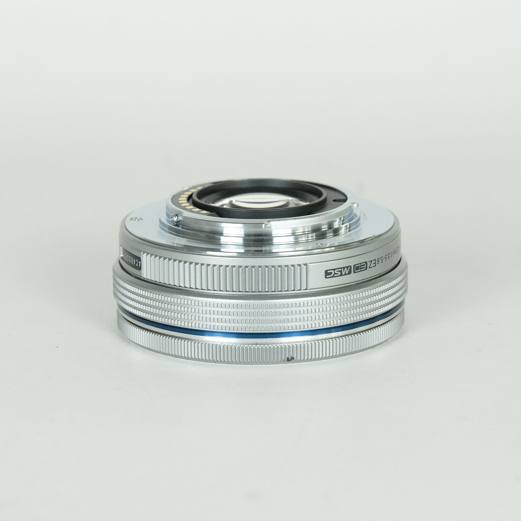 OLYMPUS M.ZUIKO DIGITAL ED 14-42mm F3.5-5.6 EZ シルバー OLYMPUS M.ZUIKO DIGITAL ED 14-42mm F3.5-5.6 EZ シルバー