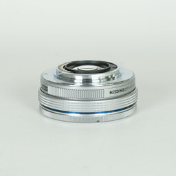 OLYMPUS M.ZUIKO DIGITAL ED 14-42mm F3.5-5.6 EZ シルバー OLYMPUS M.ZUIKO DIGITAL ED 14-42mm F3.5-5.6 EZ シルバー