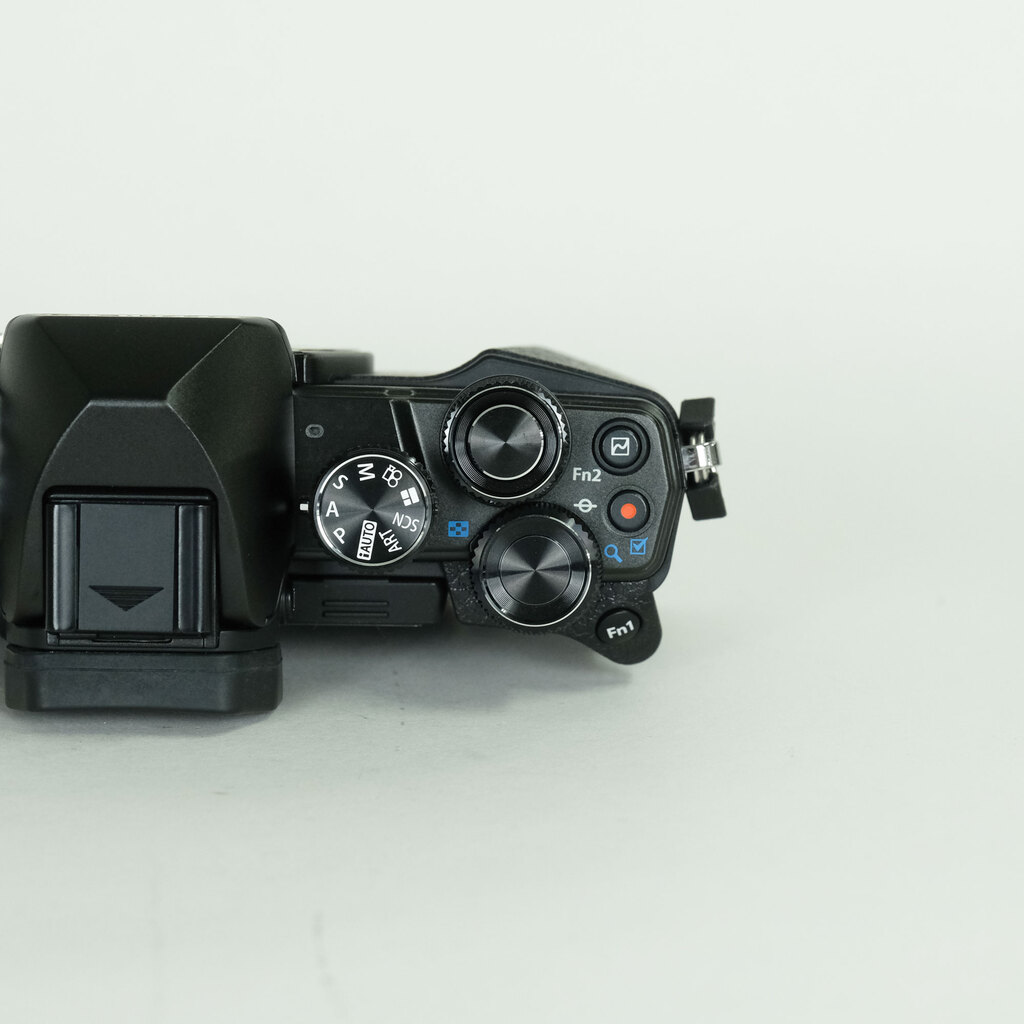 OLYMPUS OM-D E-M10 Mark II