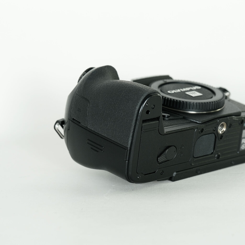 OLYMPUS OM-D E-M1 Mark II