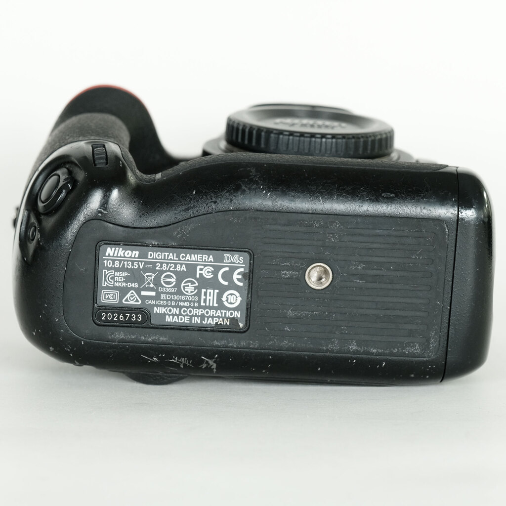 Nikon D4Sの出品 | ONE SCENE（ワンシーン）