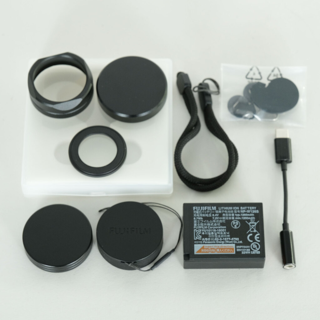 FUJIFILM X half X-HF1