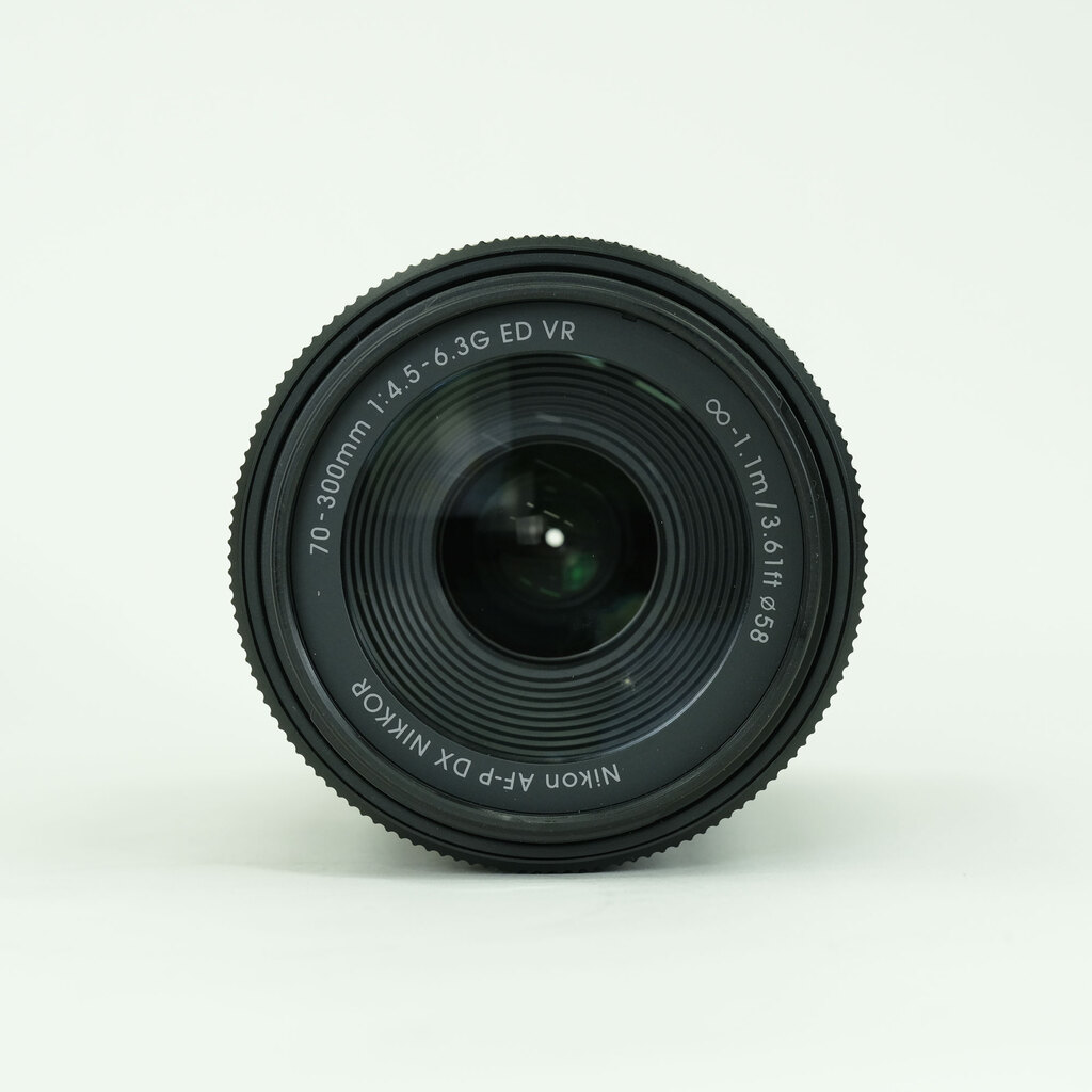 Nikon AF-P DX NIKKOR 70-300mm f/4.5-6.3G ED VR Nikon AF-P DX NIKKOR 70-300mm f/4.5-6.3G ED VR