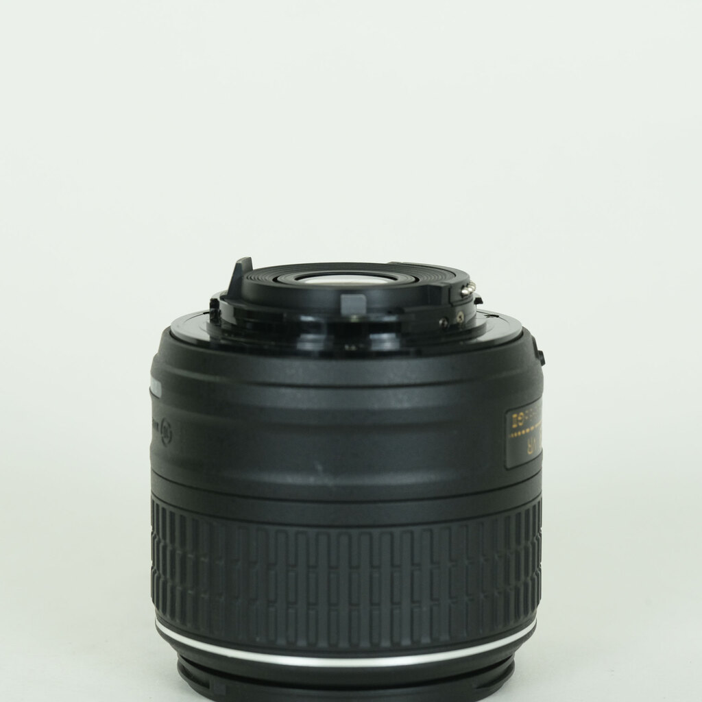 Nikon AF-S DX NIKKOR 18-55mm f3.5-5.6G VR II Nikon AF-S DX NIKKOR 18-55mm f3.5-5.6G VR II