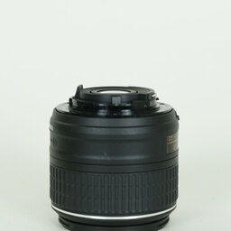 Nikon AF-S DX NIKKOR 18-55mm f3.5-5.6G VR II Nikon AF-S DX NIKKOR 18-55mm f3.5-5.6G VR II