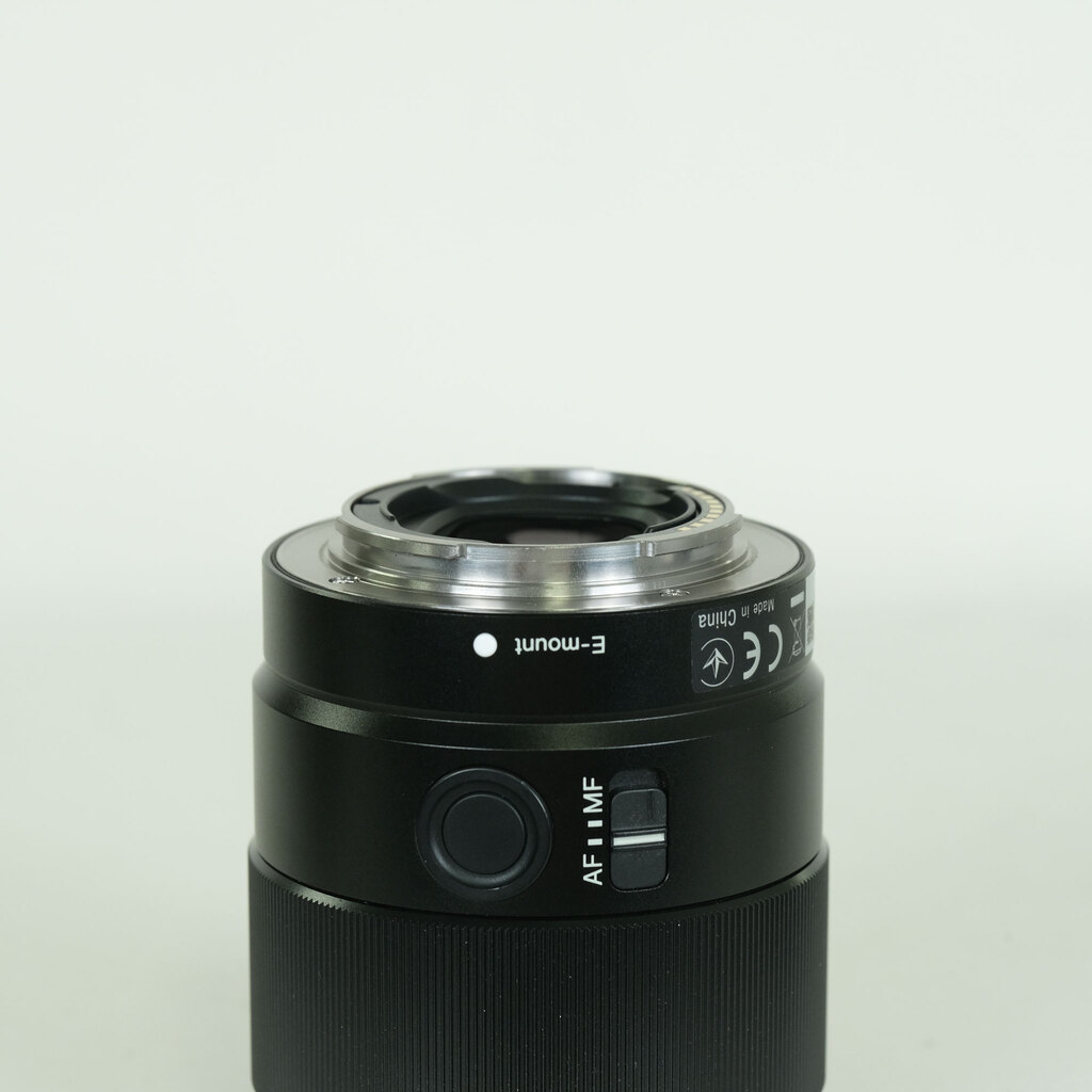 SONY FE 35mm F1.8 SEL35F18F SONY FE 35mm F1.8 SEL35F18F