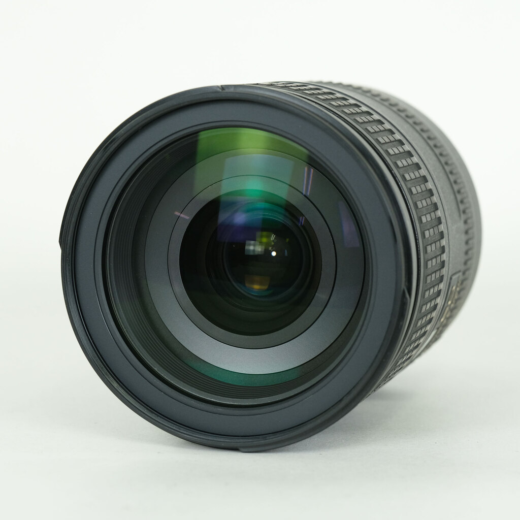 Nikon AF-S NIKKOR 28-300mm f/3.5-5.6G ED VR Nikon AF-S NIKKOR 28-300mm f/3.5-5.6G ED VR