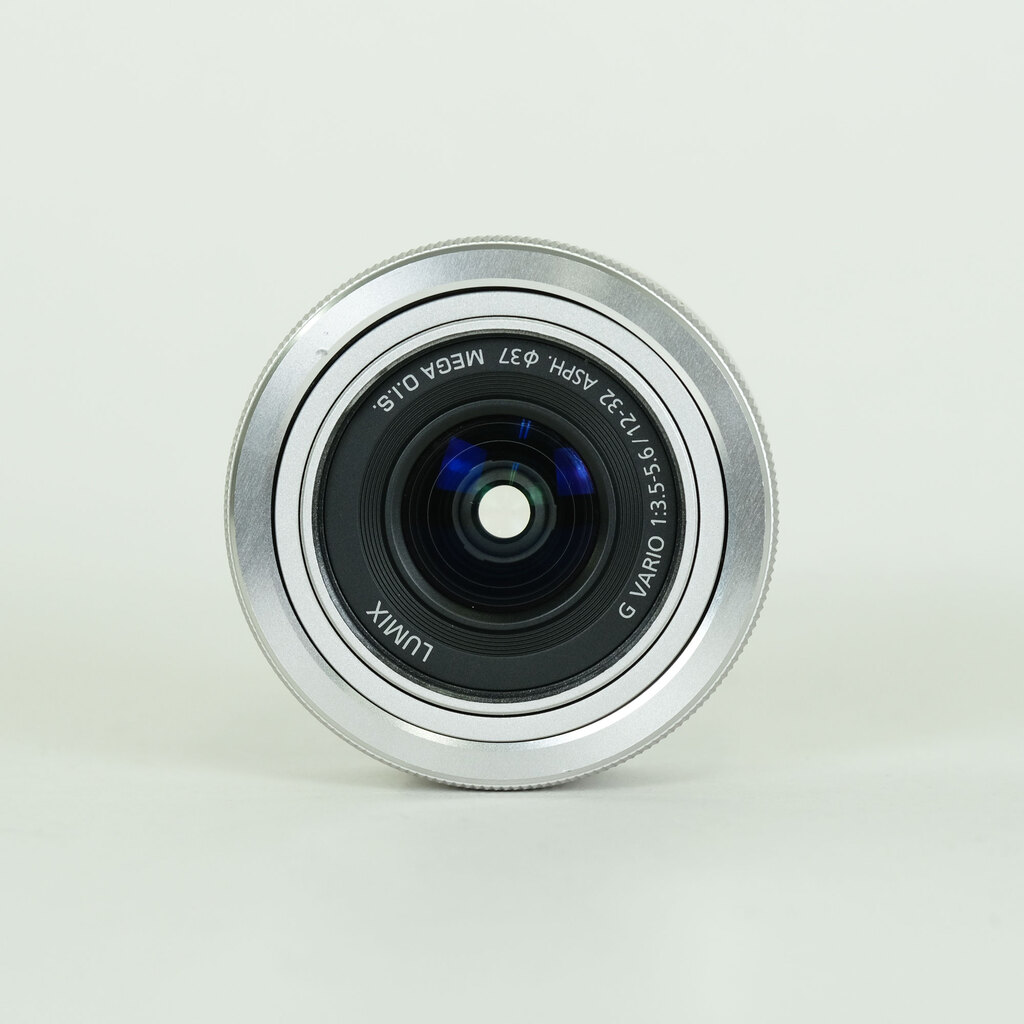 Panasonic LUMIX G VARIO 12-32mm / F3.5-5.6 ASPH. / MEGA O.I.S.