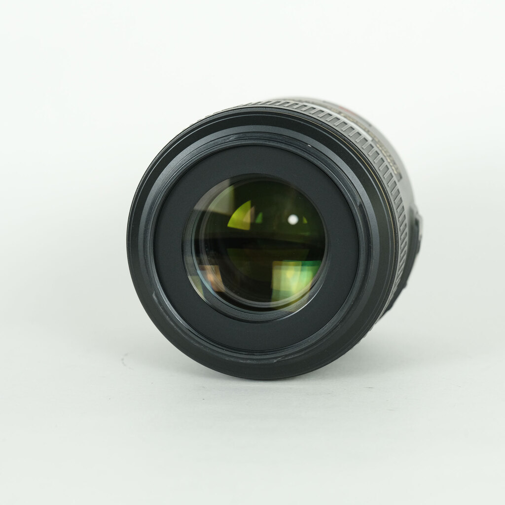 Nikon AF-S VR Micro-Nikkor 105mm f/2.8G IF-ED Nikon AF-S VR Micro-Nikkor 105mm f/2.8G IF-ED
