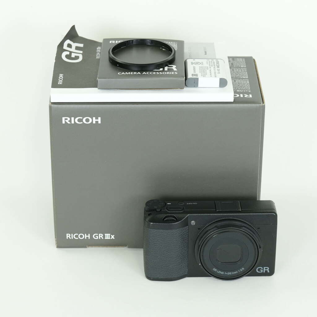 RICOH GR IIIxの出品 | ONE SCENE（ワンシーン）