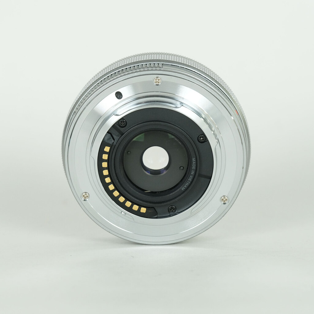 OLYMPUS M.ZUIKO DIGITAL ED 14-42mm F3.5-5.6 EZ シルバー OLYMPUS M.ZUIKO DIGITAL ED 14-42mm F3.5-5.6 EZ シルバー