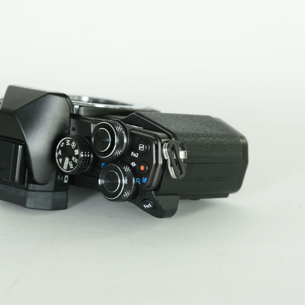 OLYMPUS OM-D E-M10 Mark II