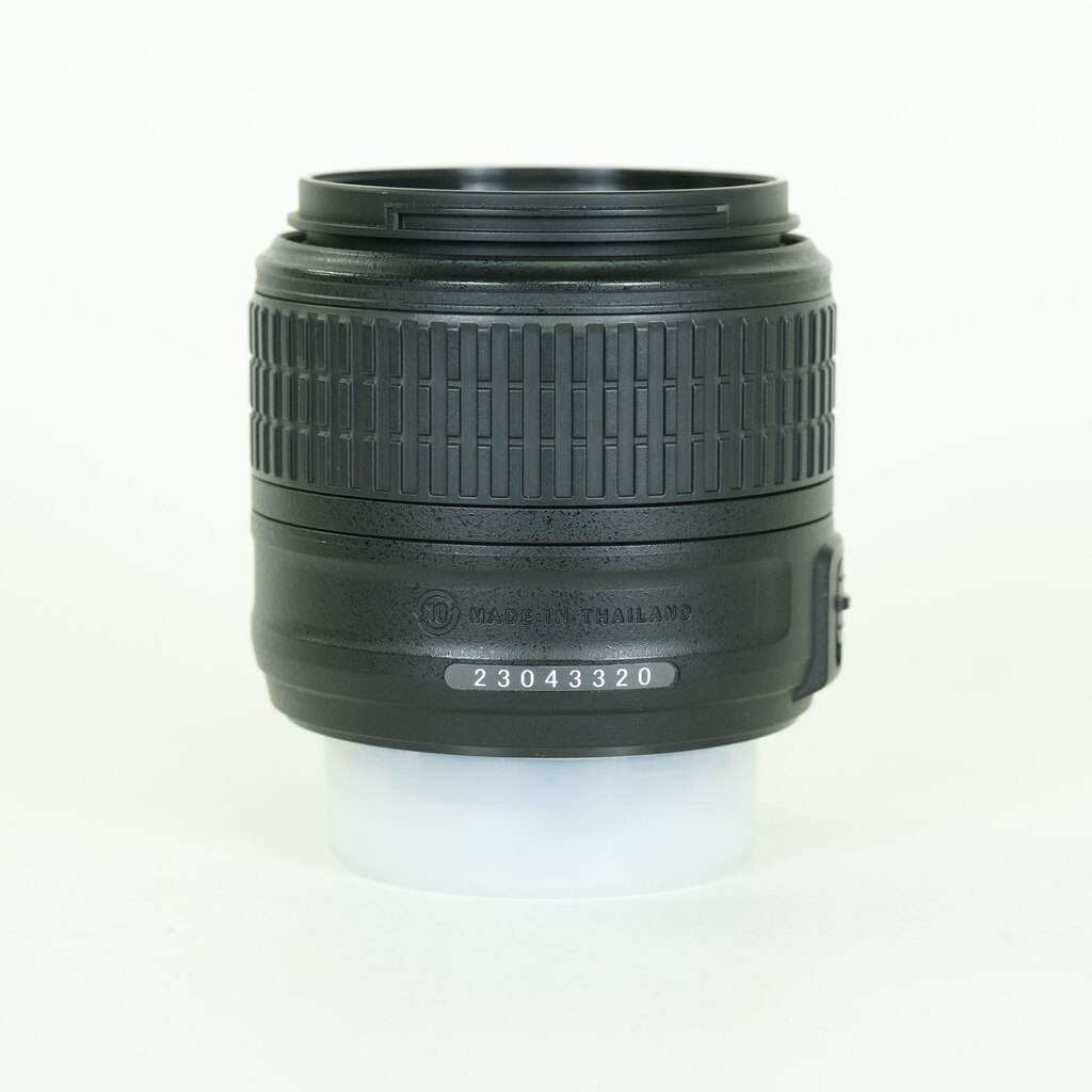 Nikon AF-S DX NIKKOR 18-55mm f3.5-5.6G VR II Nikon AF-S DX NIKKOR 18-55mm f3.5-5.6G VR II