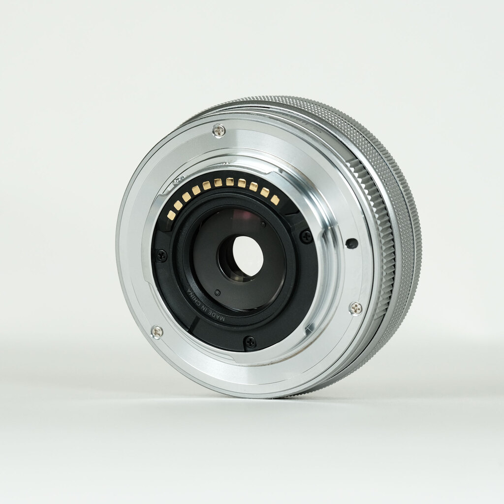 OLYMPUS M.ZUIKO DIGITAL ED 14-42mm F3.5-5.6 EZ シルバー