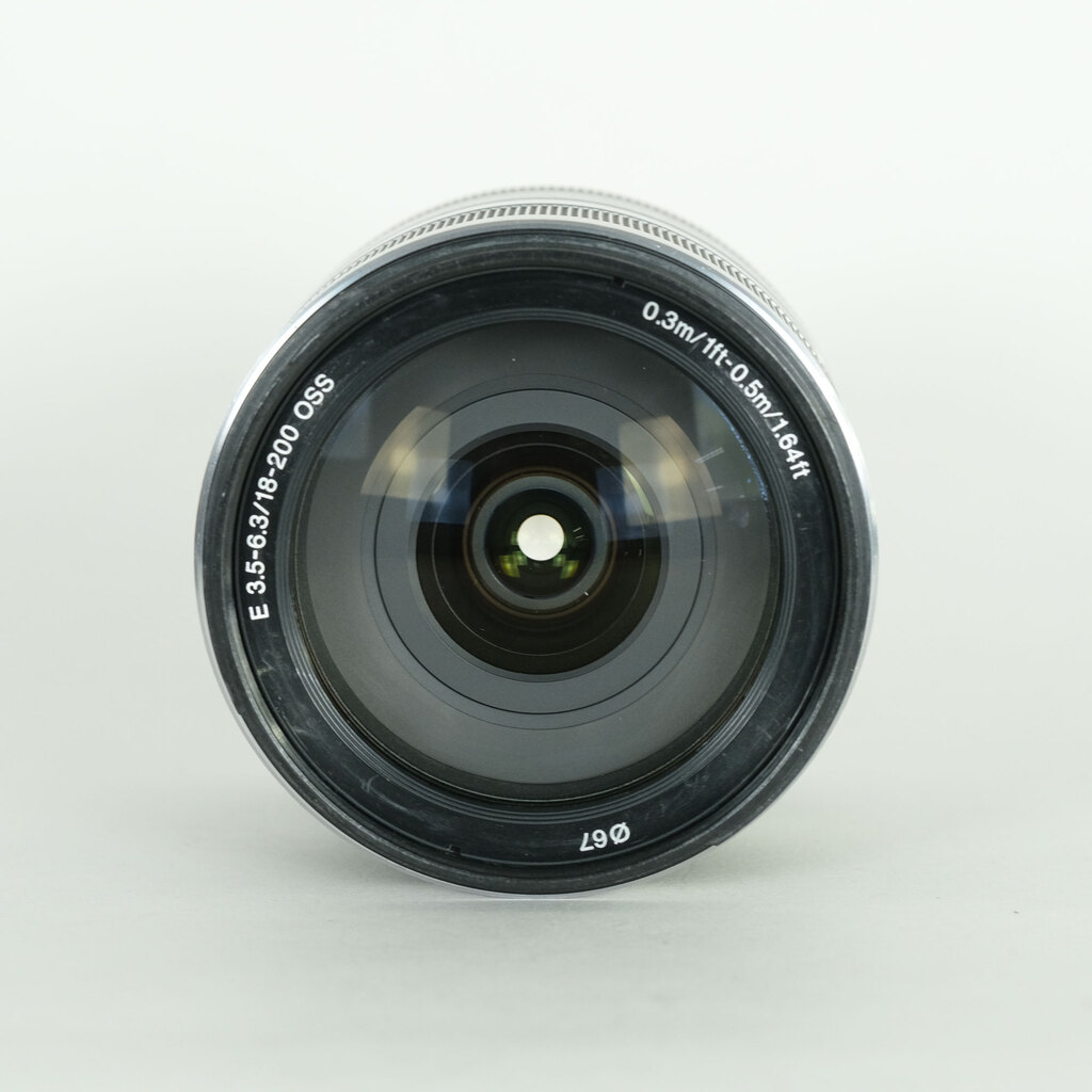 SONY E18-200mm F3.5-6.3 OSS SEL18200