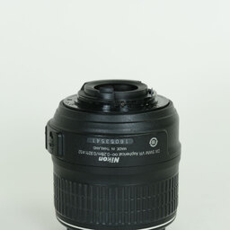 Nikon AF-S DX NIKKOR 18-55mm F3.5-5.6 G VR Nikon AF-S DX NIKKOR 18-55mm F3.5-5.6 G VR