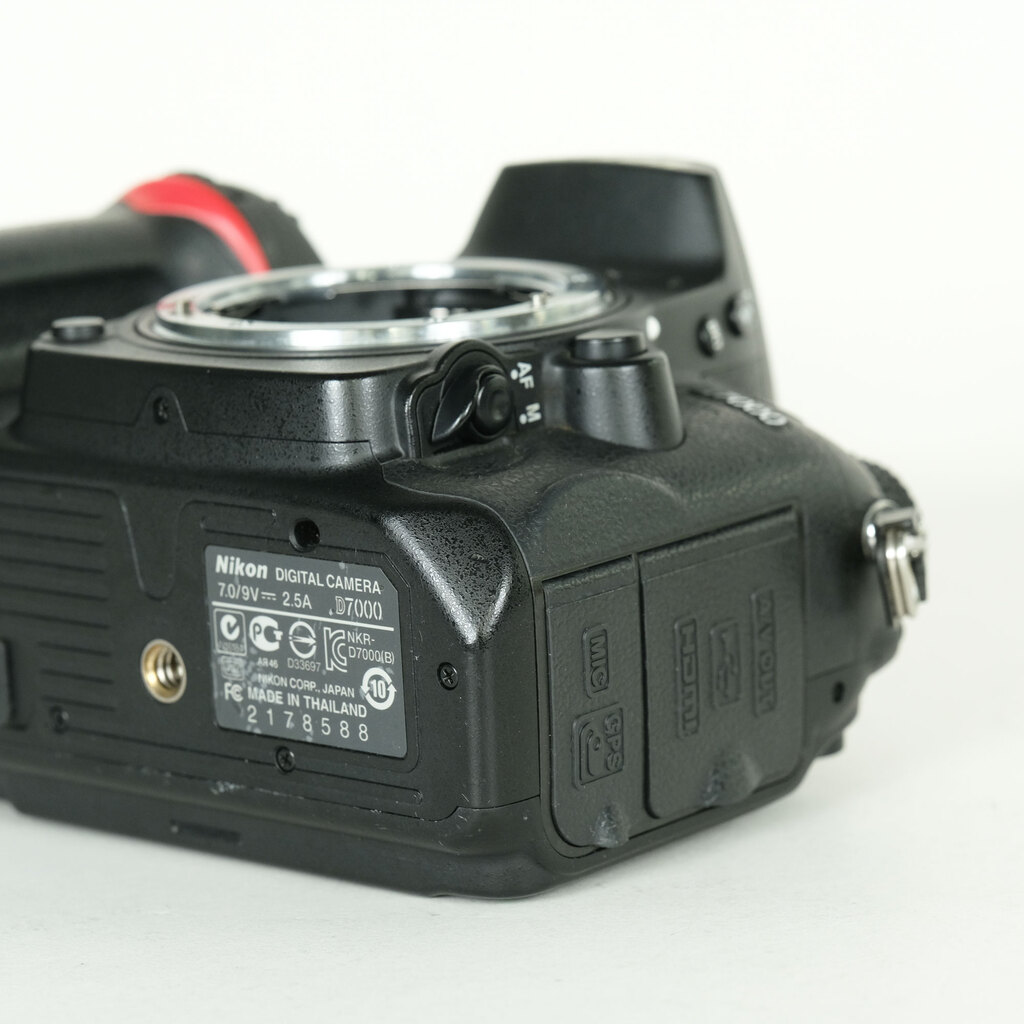 Nikon D7000の出品 | ONE SCENE（ワンシーン）