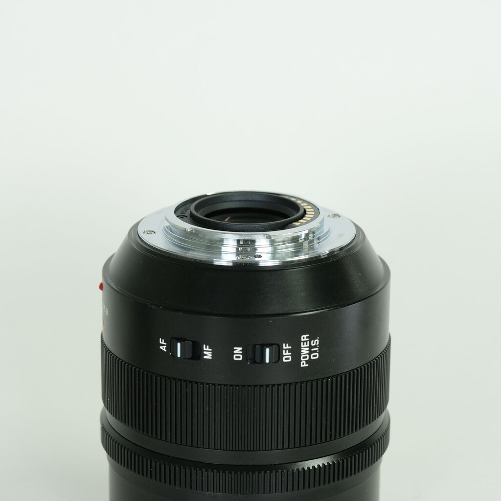 Panasonic LEICA DG NOCTICRON 42.5mm / F1.2 ASPH. / POWER O.I.S.