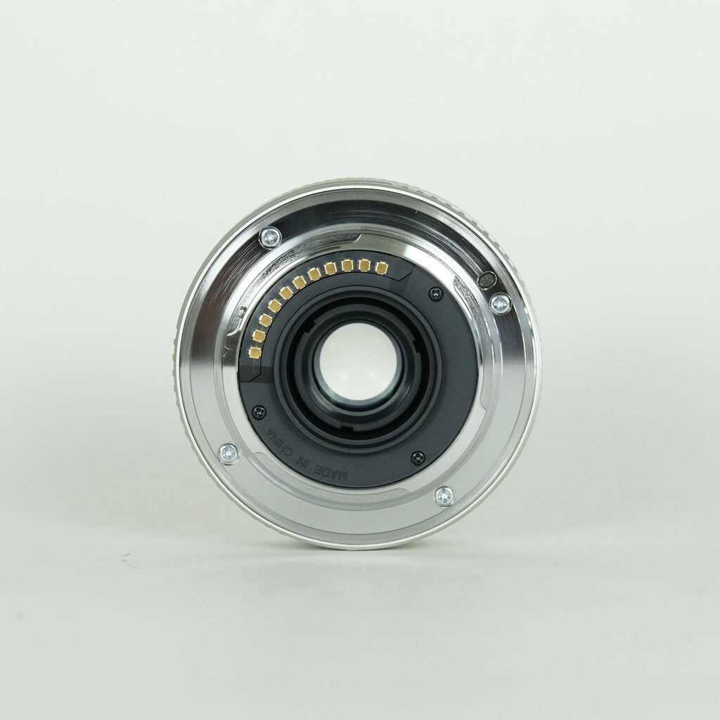 OLYMPUS M.ZUIKO DIGITAL 17mm F2.8 シルバー OLYMPUS M.ZUIKO DIGITAL 17mm F2.8 シルバー