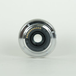 OLYMPUS M.ZUIKO DIGITAL 17mm F2.8 シルバー OLYMPUS M.ZUIKO DIGITAL 17mm F2.8 シルバー