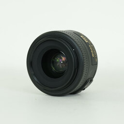 Nikon AF-S DX NIKKOR 35mm f/1.8G Nikon AF-S DX NIKKOR 35mm f/1.8G