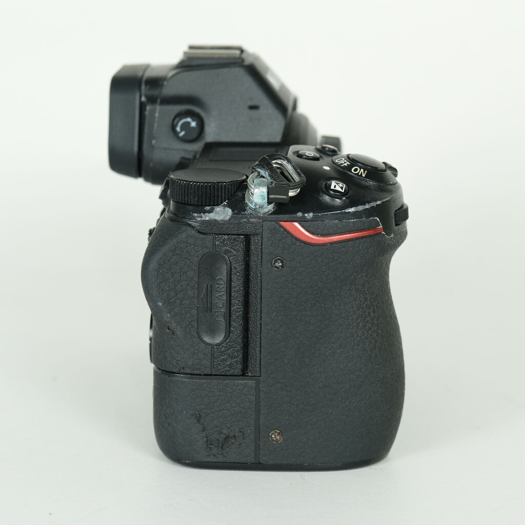 Nikon Z7 [�{�f�B]
