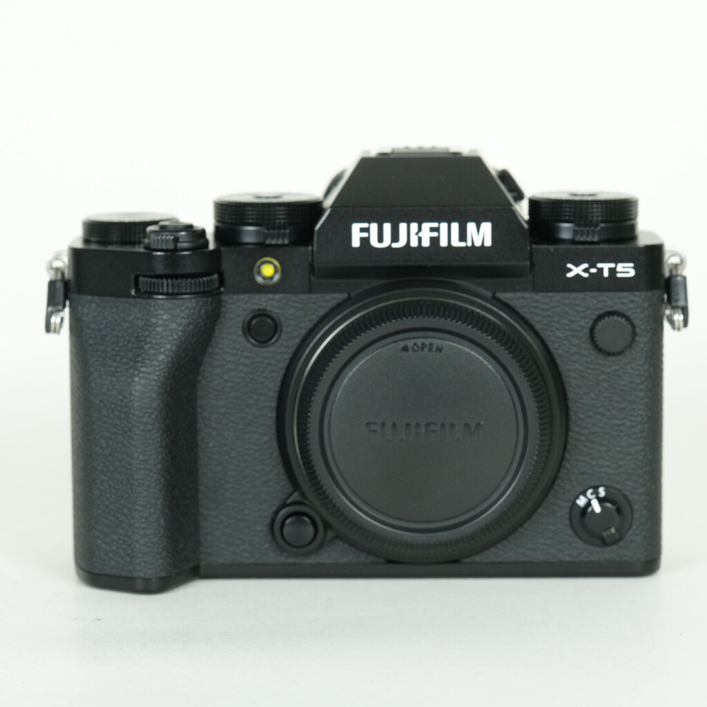 FUJIFILM X-T5
