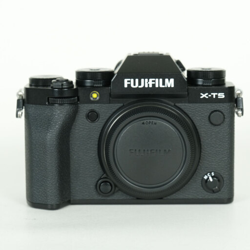 FUJIFILM X-T5