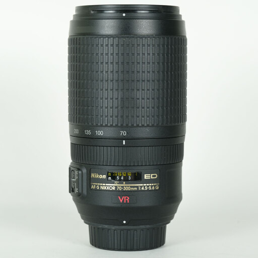 Nikon AF-S VR Zoom-Nikkor 70-300mm F4.5-5.6G IF-ED Nikon AF-S VR Zoom-Nikkor 70-300mm F4.5-5.6G IF-ED