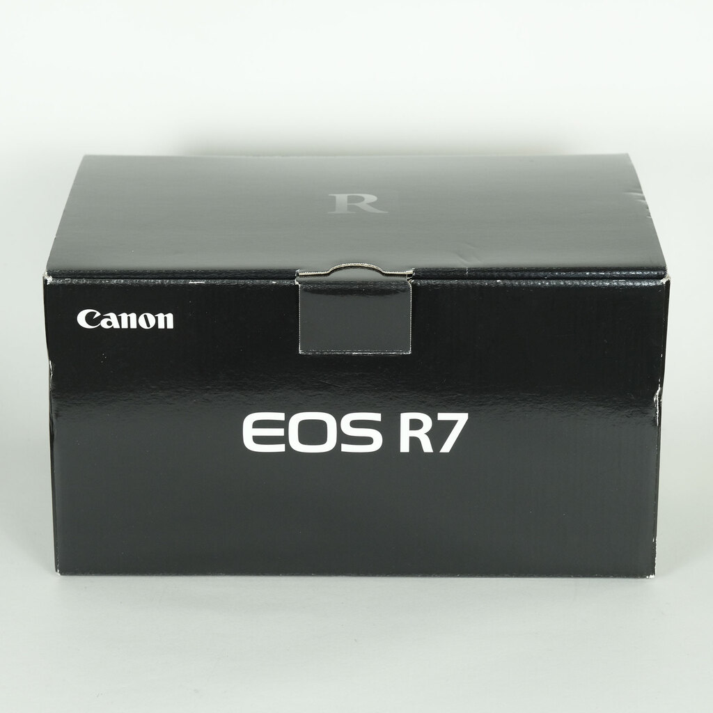 Canon EOS R7 Canon EOS R7