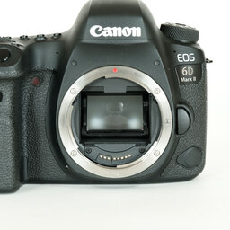 Canon EOS 6D Mark II