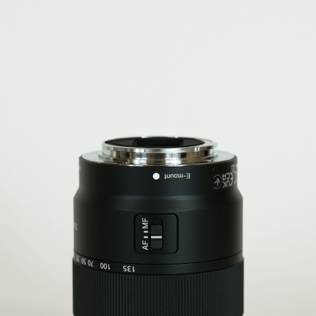 SONY E 18-135mm F3.5-5.6 OSS SEL18135