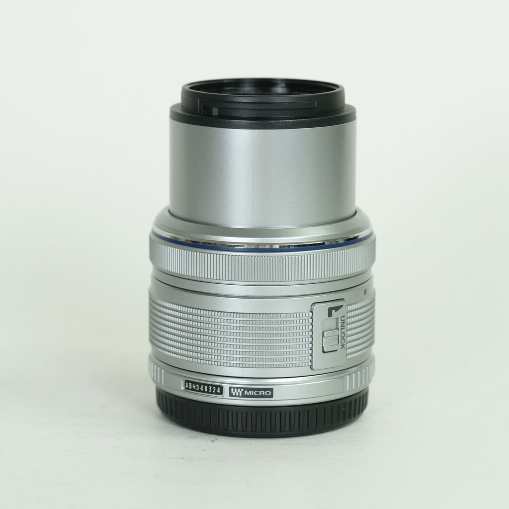 OLYMPUS M.ZUIKO DIGITAL 14-42mm F3.5-5.6IIR シルバー