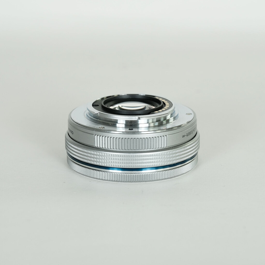 OLYMPUS M.ZUIKO DIGITAL ED 14-42mm F3.5-5.6 EZ シルバー