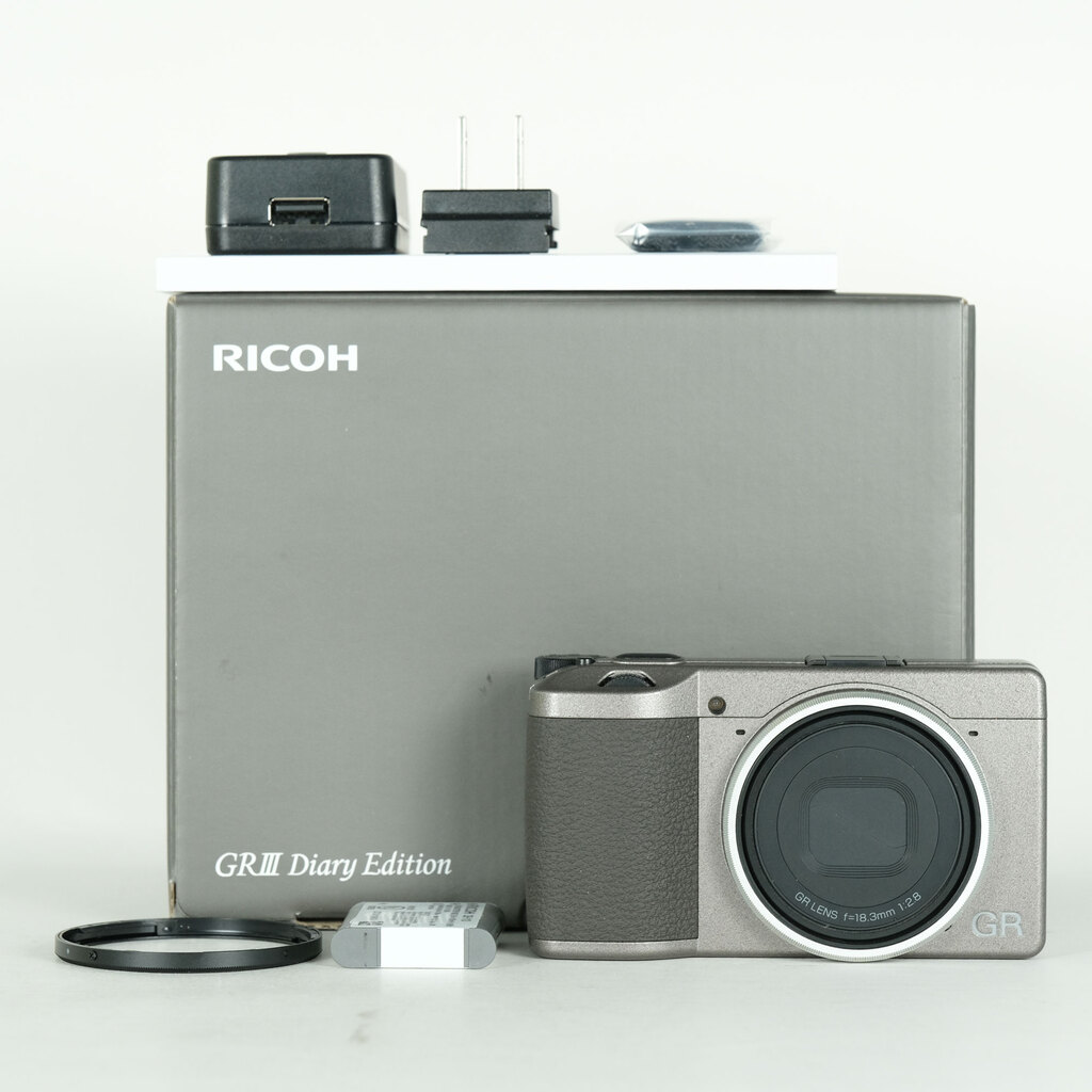 RICOH GR III Diary Editionの出品 | ONE SCENE（ワンシーン）