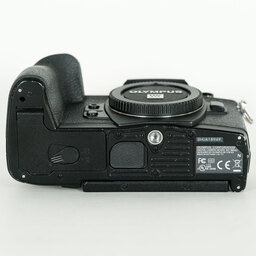 OLYMPUS OM-D E-M1 Mark II