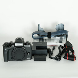 Canon EOS M5