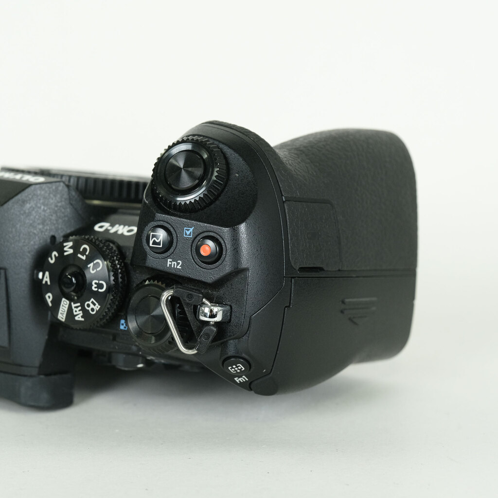 OLYMPUS OM-D E-M1 Mark II OLYMPUS OM-D E-M1 Mark II