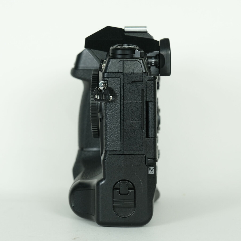 OLYMPUS OM-D E-M1Xの出品 | ONE SCENE（ワンシーン）