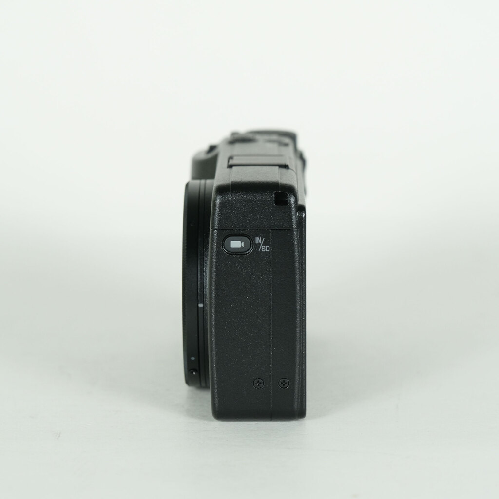 RICOH GR IV