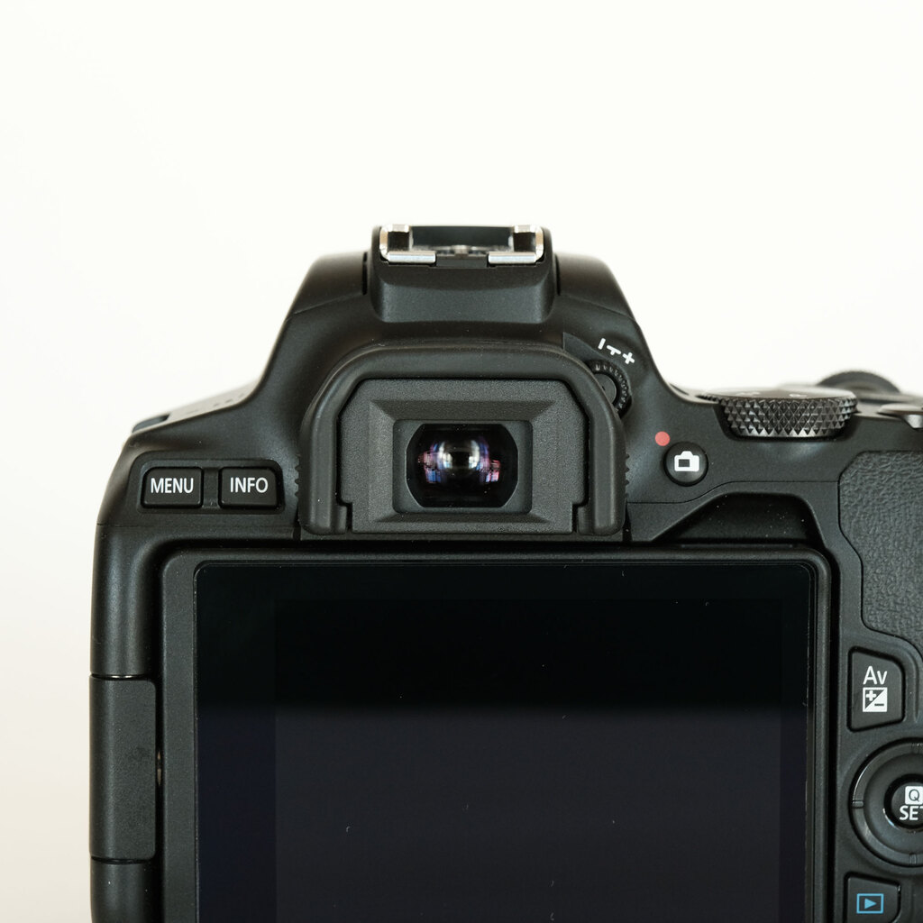 Canon EOS Kiss X10