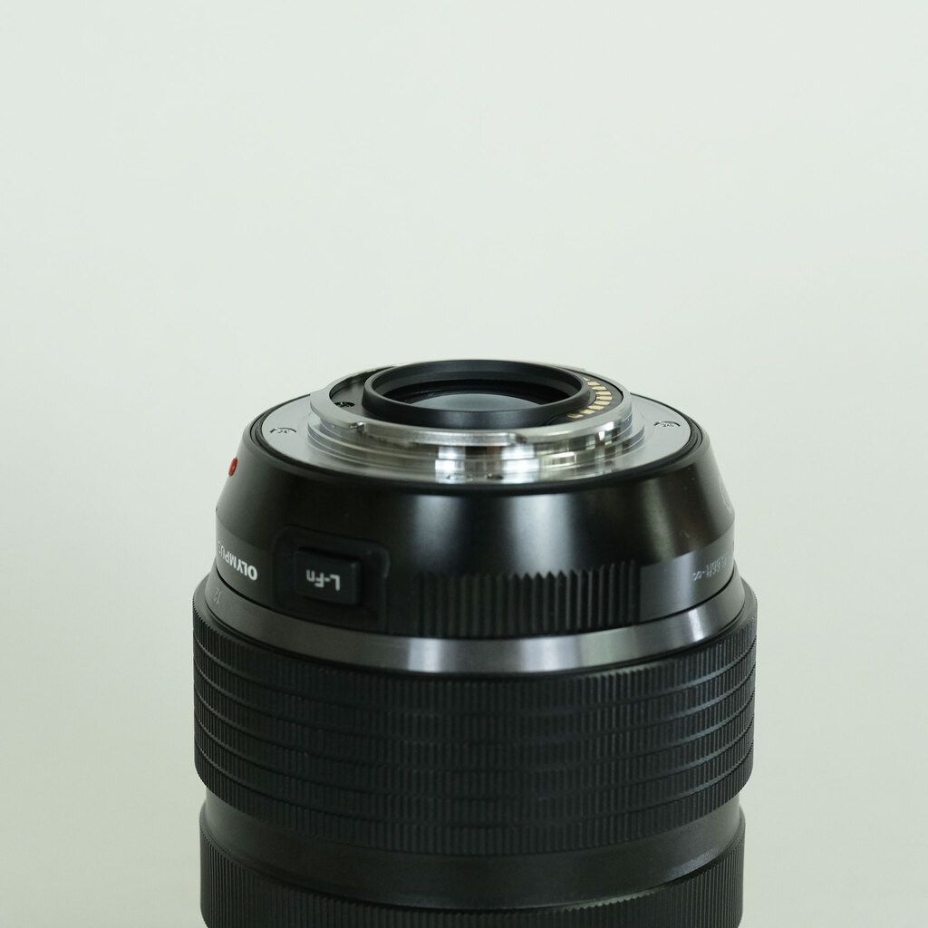 OLYMPUS M.ZUIKO DIGITAL ED 12-40mm F2.8 PRO OLYMPUS M.ZUIKO DIGITAL ED 12-40mm F2.8 PRO