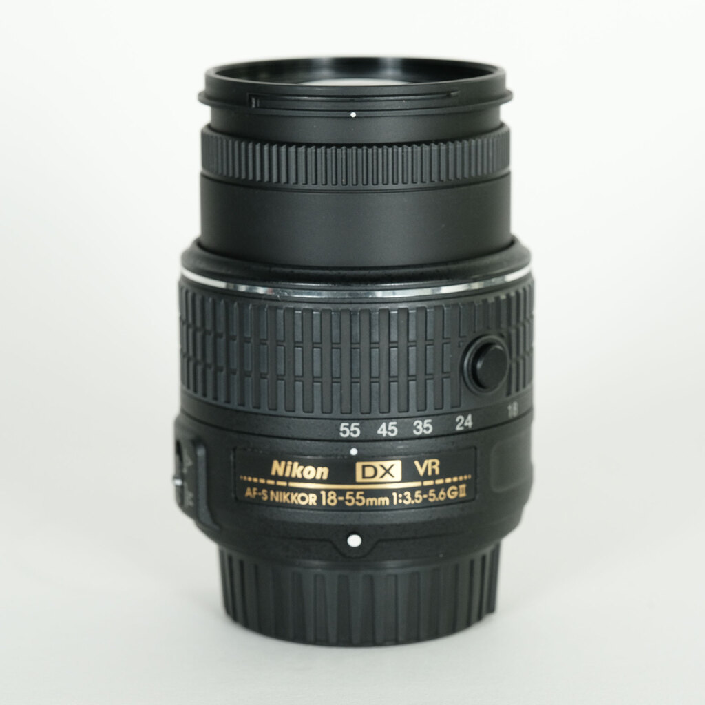 Nikon AF-S DX NIKKOR 18-55mm f3.5-5.6G VR II